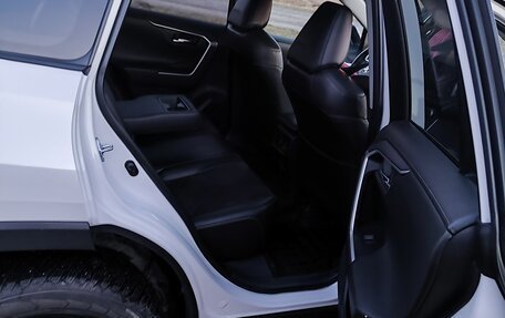 Toyota RAV4, 2021 год, 3 350 000 рублей, 8 фотография