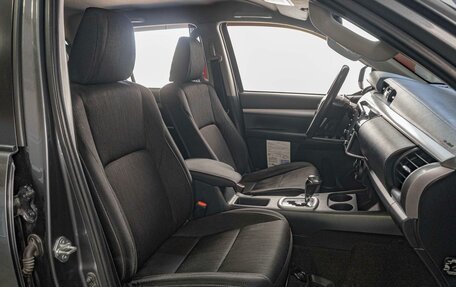 Toyota Hilux VIII, 2020 год, 3 999 000 рублей, 8 фотография