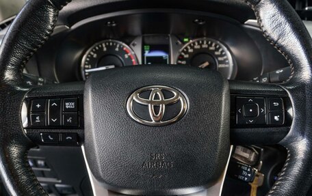 Toyota Hilux VIII, 2020 год, 3 999 000 рублей, 13 фотография