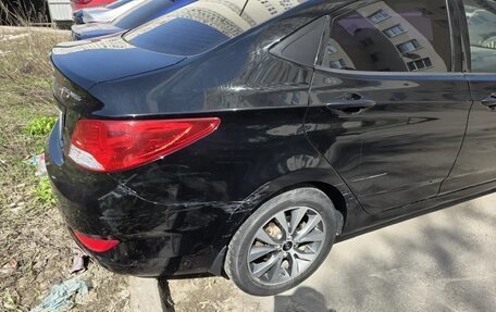 Hyundai Solaris II рестайлинг, 2013 год, 810 000 рублей, 2 фотография