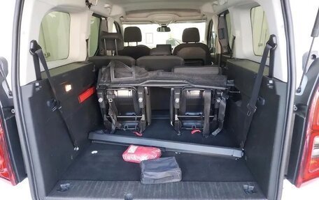 Opel Combo E, 2022 год, 2 132 000 рублей, 8 фотография