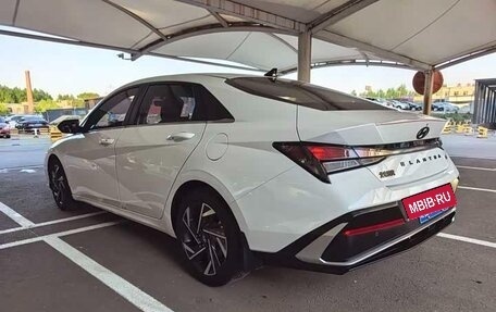 Hyundai Elantra, 2023 год, 1 350 000 рублей, 4 фотография