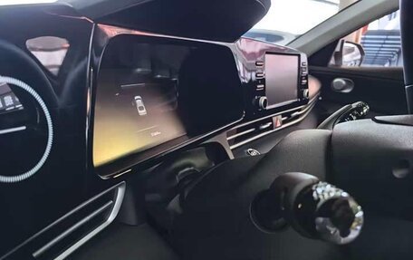 Hyundai Elantra, 2023 год, 1 350 000 рублей, 8 фотография