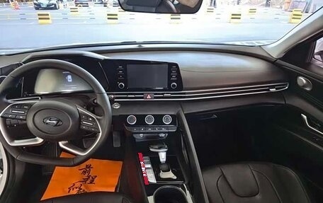 Hyundai Elantra, 2023 год, 1 350 000 рублей, 9 фотография