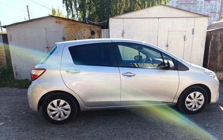 Toyota Vitz, 2019 год, 960 000 рублей, 3 фотография