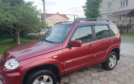 Chevrolet Niva I рестайлинг, 2011 год, 497 000 рублей, 1 фотография