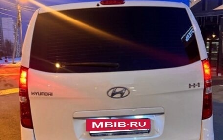 Hyundai H-1 II рестайлинг, 2018 год, 3 100 000 рублей, 2 фотография