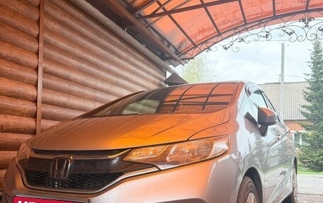 Honda Fit III, 2019 год, 960 000 рублей, 1 фотография