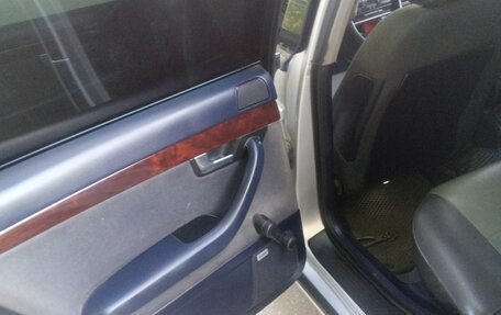 Audi A4, 2002 год, 395 000 рублей, 21 фотография