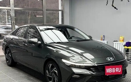 Hyundai Elantra, 2023 год, 1 370 000 рублей, 2 фотография