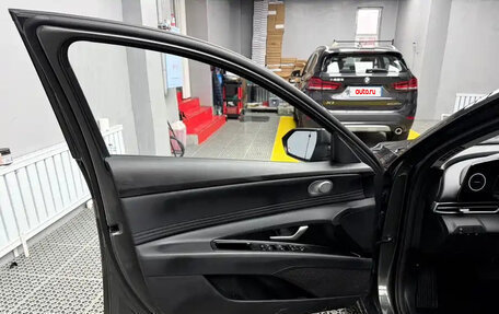 Hyundai Elantra, 2023 год, 1 370 000 рублей, 16 фотография