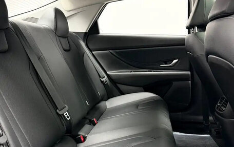 Hyundai Elantra, 2023 год, 1 370 000 рублей, 13 фотография