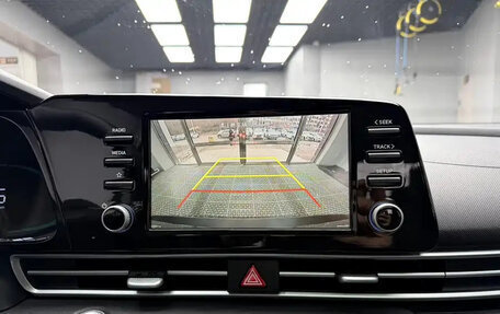 Hyundai Elantra, 2023 год, 1 370 000 рублей, 18 фотография