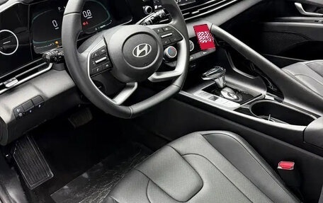 Hyundai Elantra, 2023 год, 1 370 000 рублей, 17 фотография