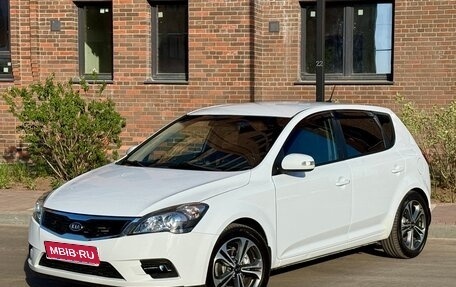 KIA cee'd I рестайлинг, 2011 год, 865 000 рублей, 1 фотография