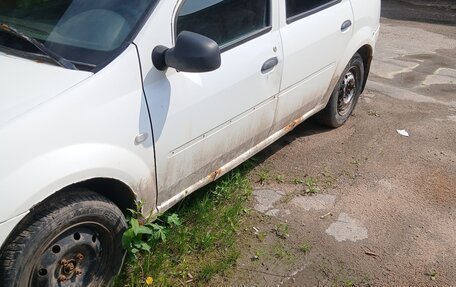 Renault Logan I, 2015 год, 245 000 рублей, 3 фотография