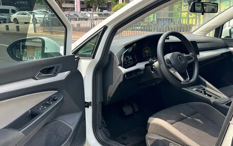 Volkswagen Golf VIII, 2023 год, 1 216 000 рублей, 12 фотография