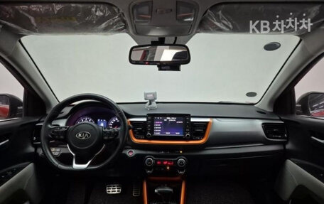 KIA Stonic, 2019 год, 1 350 000 рублей, 7 фотография