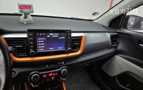 KIA Stonic, 2019 год, 1 350 000 рублей, 11 фотография