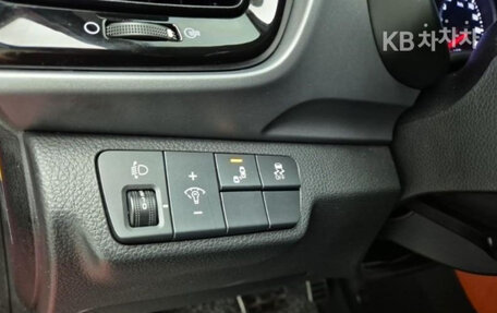 KIA Stonic, 2019 год, 1 350 000 рублей, 16 фотография