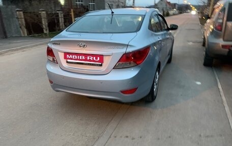 Hyundai Solaris II рестайлинг, 2013 год, 810 000 рублей, 2 фотография