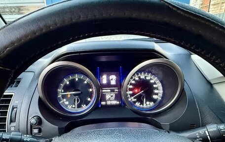Toyota Land Cruiser Prado 150 рестайлинг 2, 2013 год, 2 890 000 рублей, 21 фотография