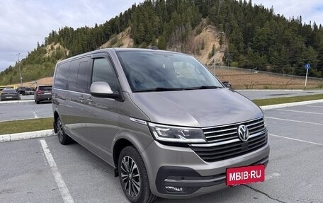 Volkswagen Multivan T6 рестайлинг, 2020 год, 5 000 000 рублей, 2 фотография