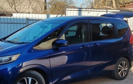 Honda Freed II, 2017 год, 1 560 000 рублей, 2 фотография