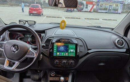 Renault Kaptur I рестайлинг, 2021 год, 1 850 000 рублей, 6 фотография