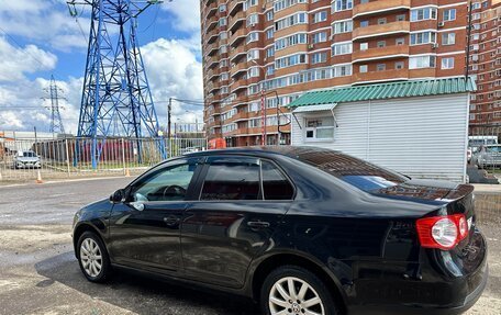 Volkswagen Jetta VI, 2009 год, 740 000 рублей, 2 фотография