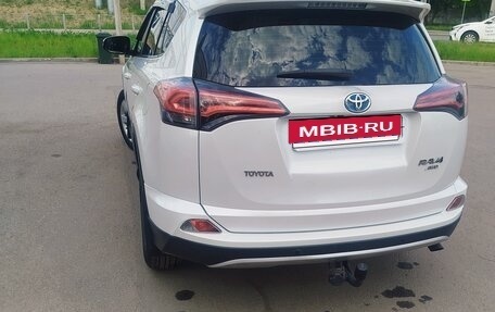 Toyota RAV4, 2018 год, 2 250 000 рублей, 3 фотография