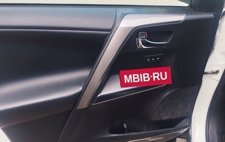 Toyota RAV4, 2018 год, 2 250 000 рублей, 8 фотография