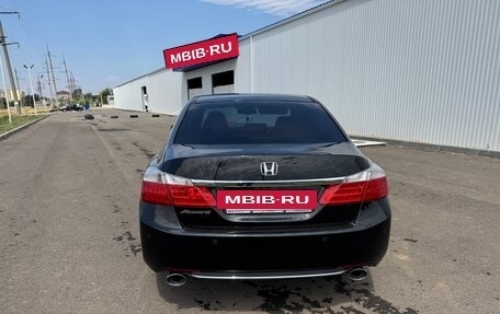 Honda Accord IX рестайлинг, 2013 год, 1 350 000 рублей, 23 фотография