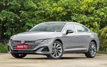 Volkswagen Passat CC, 2024 год, 4 300 000 рублей, 1 фотография