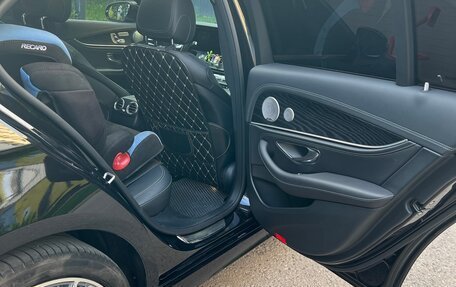 Mercedes-Benz E-Класс, 2018 год, 4 400 000 рублей, 9 фотография