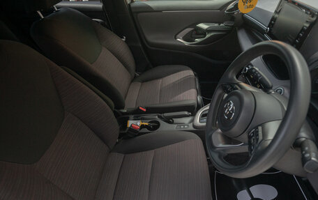 Toyota Yaris, 2021 год, 1 223 000 рублей, 10 фотография