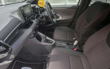 Toyota Yaris, 2021 год, 1 223 000 рублей, 20 фотография
