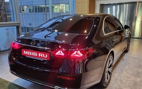 Mercedes-Benz E-Класс, 2024 год, 6 500 000 рублей, 3 фотография