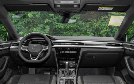 Volkswagen Passat CC, 2024 год, 4 300 000 рублей, 16 фотография