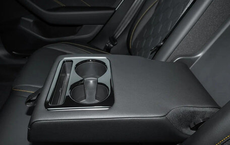 Volkswagen Passat CC, 2024 год, 4 300 000 рублей, 36 фотография