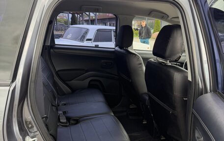 Mitsubishi Outlander III рестайлинг 3, 2012 год, 800 000 рублей, 10 фотография