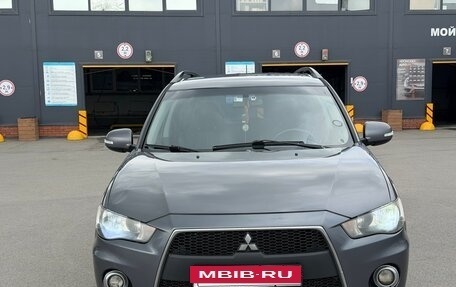 Mitsubishi Outlander III рестайлинг 3, 2012 год, 800 000 рублей, 2 фотография