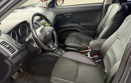 Mitsubishi Outlander III рестайлинг 3, 2012 год, 800 000 рублей, 15 фотография