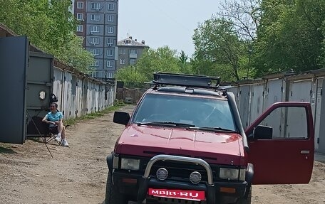 Nissan Terrano II рестайлинг, 1990 год, 450 000 рублей, 2 фотография
