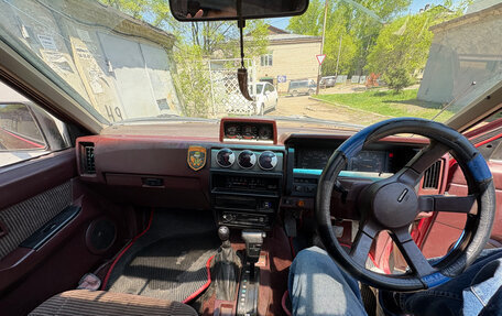 Nissan Terrano II рестайлинг, 1990 год, 450 000 рублей, 18 фотография
