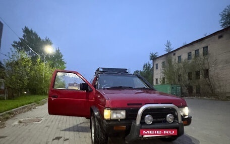 Nissan Terrano II рестайлинг, 1990 год, 450 000 рублей, 37 фотография