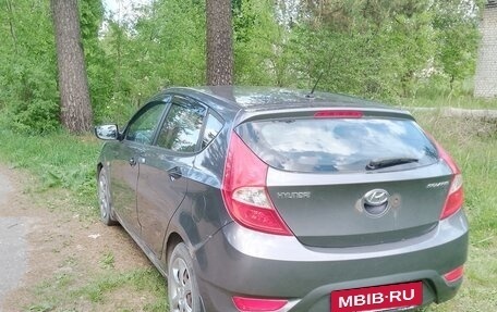 Hyundai Solaris II рестайлинг, 2012 год, 730 000 рублей, 2 фотография