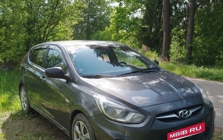 Hyundai Solaris II рестайлинг, 2012 год, 730 000 рублей, 3 фотография