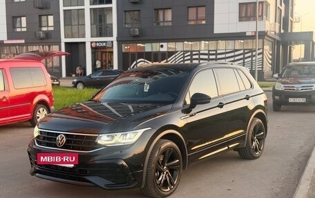 Volkswagen Tiguan II, 2021 год, 3 850 000 рублей, 3 фотография