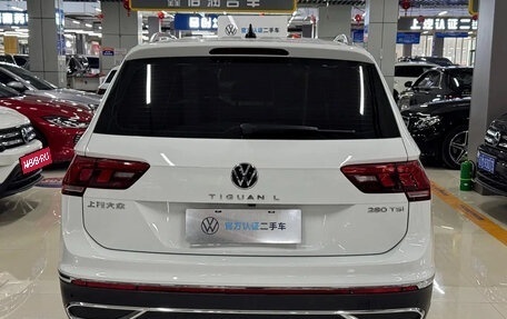 Volkswagen Tiguan II, 2023 год, 2 000 000 рублей, 9 фотография